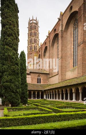 Eglise et cloître du Couvent des Jacobins / cloître et église des Jacobins, Toulouse, France, monastère dominicain médiéval des 1200s-1300s. Banque D'Images