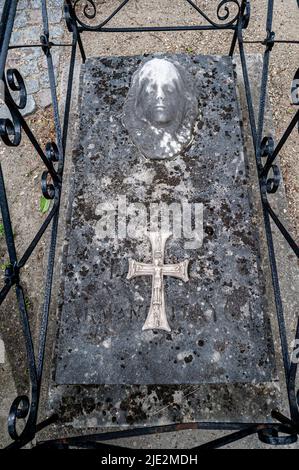 Tombe située dans le cimetière de Passy. Paris, France. 05/2009 Banque D'Images