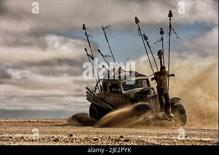 NICHOLAS HOULT, TOM HARDY, MAD MAX : FURY ROAD, 2015 Banque D'Images