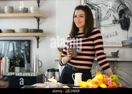 ANNE HATHAWAY, STAGIAIRE, 2015 Banque D'Images