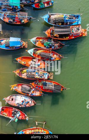 Vue aérienne de l'estuaire de Pak Nam Pranburi à Prachuap Khiri Khan, Thaïlande Banque D'Images