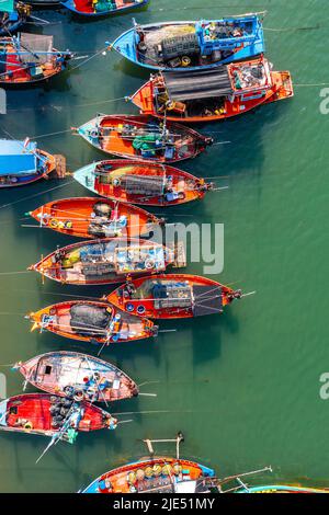 Vue aérienne de l'estuaire de Pak Nam Pranburi à Prachuap Khiri Khan, Thaïlande Banque D'Images