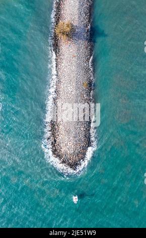 Vue aérienne de l'estuaire de Pak Nam Pranburi à Prachuap Khiri Khan, Thaïlande Banque D'Images