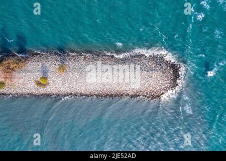 Vue aérienne de l'estuaire de Pak Nam Pranburi à Prachuap Khiri Khan, Thaïlande Banque D'Images
