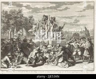 La mutilation des corps des frères Johan et Cornelis de Witt, 20 août 1672. Au premier plan, les parties du corps sont déchirées et vendues, la mutilation des corps des frères de Witt, 1672 le 2. Frères Jan et Cornelis de Wit assassinés à den Hage et après cela pendu sur les jables par les jambes et c. le 20th août 1672., Bernard Picart, (mentionné sur l'objet), imprimeur: Bernard Picart, (atelier de), Romeyn de Hooghe, pays-Bas du Nord, 1728, papier, gravure, gravure, h 271 mm × l 356 mm Banque D'Images