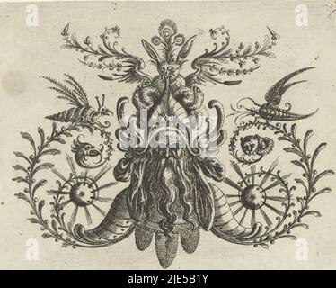 L'homme a un casque sur sa tête sur lequel repose un lapin. Feuille d'une série de décorations plates avec des grotesques, des cartouts, des ovales, des mascarons, des putti et des créatures fantastiques. La série se compose de trois pages de titre, deux pages de texte avec le dévouement et l'avant-propos et 60 pages, réparties sur trois livres, tête d'un homme avec une longue barbe ondulée entre les volutes et les vignes feuillues Das Neuw Grottesken Buch Nürnberg 1610 (série de titre)., imprimeur: Christoph Jamnitzer, Christoph Jamnitzer, éditeur: Christoph Jamnitzer, Allemagne, (éventuellement), 1573 - 1610, papier, gravure, h 142 mm × l 186 mm Banque D'Images