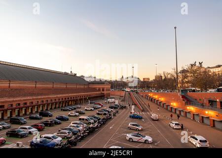 Madrid, Espagne. La gare Puerta de Atocha, la plus grande gare desservant les trains de banlieue, régionaux et interurbains, et les trains À grande vitesse AVE Banque D'Images