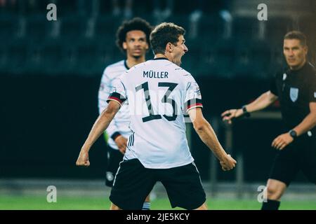 Mönchengladbach, Borussia-Park, 14.06.22: Thomas Mueller (Allemagne) schiesst in Tor und jubelt beim Länderspiel zwischen Deutschland vs. Italien. FOT Banque D'Images