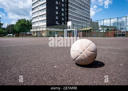 Bloc de tour vide - Dennison point on the Carpenters Estate, Stratford, Newham, réservé au développement, Londres 2022 Banque D'Images