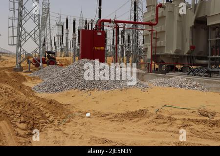 220 KV SwitchYard et salle de commande principale dans un site solaire de 320 MW Banque D'Images