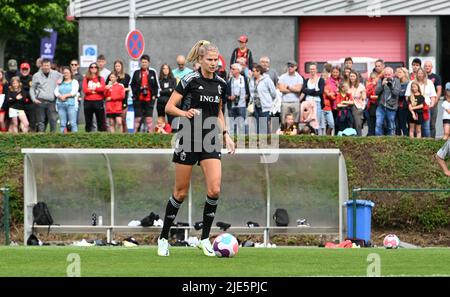 Justine Vanhaevermaet, de Belgique, photographiée en action lors d'une session de formation de l'équipe nationale féminine de football belge The Red Flames, samedi 25 juin 2022 à Tubize. Les flammes rouges se préparent pour les prochains championnats d'Europe des femmes Euro 2022 en Angleterre. BELGA PHOTO DAVID CATRY Banque D'Images