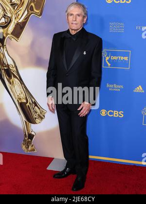 PASADENA, LOS ANGELES, CALIFORNIE, États-Unis - JUIN 24 : Michael Bolton arrive aux Emmy Awards de jour 49th qui se tiennent au Pasadena Convention Center on 24 juin 2022 à Pasadena, Los Angeles, Californie, États-Unis. (Photo de Xavier Collin/image Press Agency) Banque D'Images