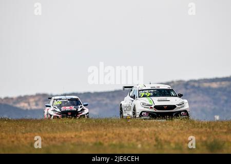 79 HUFF Rob (GBR), Zengo Motorsport, CUPRA Leon compretición, action pendant la WTCR - course d'Espagne 2022, 4th ronde de la FIA World Touring car Cup 2022, sur l'Aragon Motorland de 24 juin à 26 à Alcaniz, Espagne - photo Xavi Bonilla / DPPI Banque D'Images