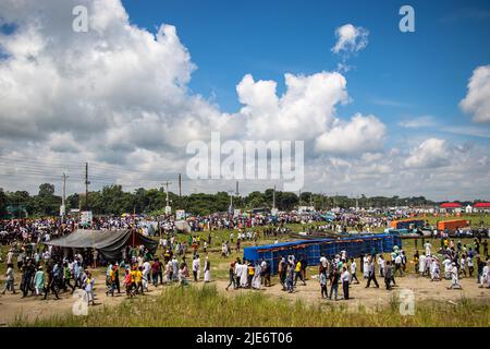 1 millions d'amoureux du pont Padma ont participé à l'inauguration du pont Padma pour ceux qui venaient de différents districts du Bangladesh. Banque D'Images