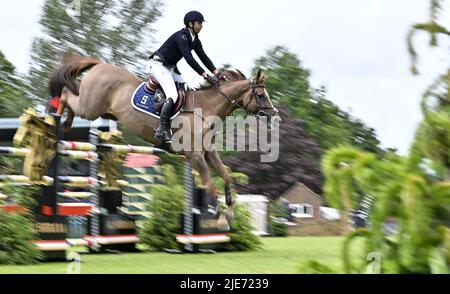 Tracas. Royaume-Uni. 25 juin 2022. La réunion Al Shira'aa Hickstead Derby. Champ de foire de Hickstead. Tracas. Jackson REED STEPHENSON (GBR) EXCEPTION à la conduite pendant le clip My Horse.TV Hickstead Master's Trophy. Banque D'Images