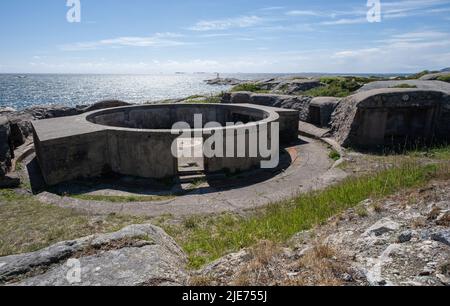 Sandefjord, Norvège - 25 mai 2022: La forteresse de Vesteroya était une batterie côtière allemande. Un système de tunnel souterrain, des tranchées, des abris et des casemates Banque D'Images