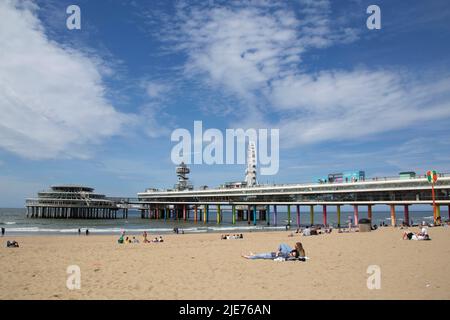 Le Scheveningen Pier, un quai de plaisance dans la station balnéaire néerlandaise de Scheveningen près de la Haye, aux pays-Bas Banque D'Images