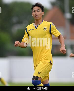 Daichi Hayashi de STVV photographié en action lors d'un match amical entre les équipes de football de première division belge RSCA Anderlecht et STVV Sint-Truidense VV, avant la saison 2022-2023, samedi 25 juin 2022 à Neerpede, Anderlecht, Bruxelles. BELGA PHOTO DAVID CATRY Banque D'Images