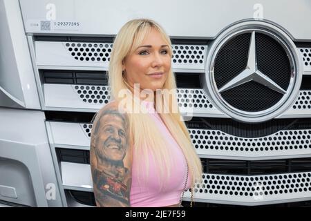 Sabrina Reiter aka PS-Tussi beim Familienfest am Mercedes Benz Standort.Bautzen, 25.06.2022 Banque D'Images