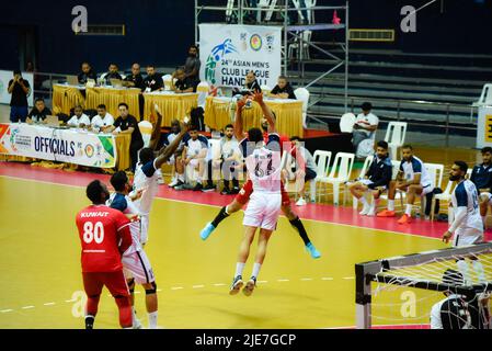 Hyderabad, Inde. 25th juin 2022. 24th Asian Mens Club Champion Day 4 de la ronde préliminaire 4 groupe b match entre AL Najma contre AL Kuwait.AL Najma bat Al Kuwait par un margian de but . Note finale AL Najma 30 - Al Koweit 29. (Photo de Varun Kumar Mukhia/Pacific Press) crédit: Pacific Press Media production Corp./Alay Live News Banque D'Images