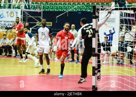 Hyderabad, Telangana, Inde. 25th juin 2022. 24th Asian Mens Club Champion Day 4 de la ronde préliminaire 4 groupe b match entre AL Najma contre AL Kuwait.AL Najma bat Al Kuwait par un margien du but .final score AL Najma 30 - Al Kuwait 29. (Image de crédit : © Varun Kumar Mukhia/Pacific Press via ZUMA Press Wire) Banque D'Images