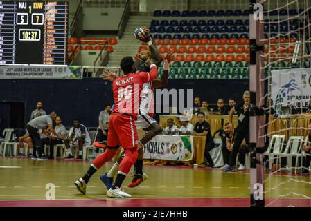 Hyderabad, Telangana, Inde. 25th juin 2022. 24th Asian Mens Club Champion Day 4 de la ronde préliminaire 4 groupe b match entre AL Najma contre AL Kuwait.AL Najma bat Al Kuwait par un margien du but .final score AL Najma 30 - Al Kuwait 29. (Image de crédit : © Varun Kumar Mukhia/Pacific Press via ZUMA Press Wire) Banque D'Images