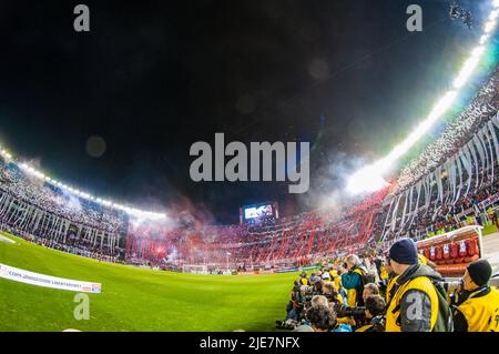 Un stade monumental complet à Nuñez, Buenos Aires; avant un match de la copa libertadores. Banque D'Images