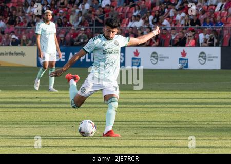 Toronto, Ontario, Canada. 25th juin 2022. Marcelino Moreno (10) en action pendant le match MLS entre le Toronto FC et le Atlanta United FC. Le match s'est terminé en 2-1 pour Toronto FC. (Credit image: © Angel Marchini/ZUMA Press Wire) Credit: ZUMA Press, Inc./Alamy Live News Banque D'Images