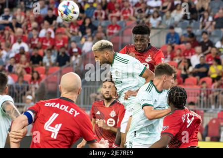 Toronto, Ontario, Canada. 25th juin 2022. George Campbell (32) en action pendant le match MLS entre le Toronto FC et le Atlanta United FC. Le match s'est terminé en 2-1 pour Toronto FC. (Credit image: © Angel Marchini/ZUMA Press Wire) Credit: ZUMA Press, Inc./Alamy Live News Banque D'Images