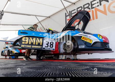 38 BELTOISE Vincent, LEMAITRE Yves, course de Mirage, Alpine A110 GT4, ambiance pendant la ronde 3rd du Championnat de France FFSA GT 2022, de 24 juin à 26 sur le circuit d’Albi à Albi, France - photo Damien Doumergue / DPPI Banque D'Images