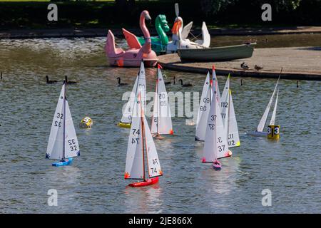 Voile sur le lac de Portishead Banque D'Images