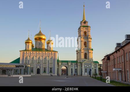 TULA, RUSSIE - 06 JUILLET 2021 : soirée de juillet à la cathédrale de l'Assomption. Tula Kremlin Banque D'Images