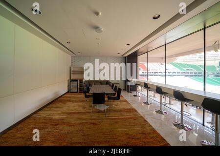 Espace VIP au stade Al Thumama , un stade de 40 000 places et l'un des 8 stades pour la coupe du monde de la FIFA 2022 Qatar Banque D'Images