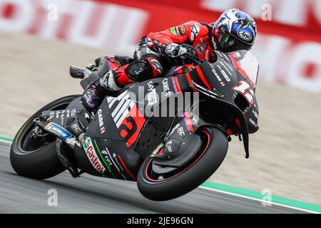 ASSEN - Maverick Vinales (SPA) sur son Aprilia en action pendant la finale du MotoGP sur 26 juin 2022 au circuit TT d'Assen, pays-Bas. ANP VINCENT JANNINK Banque D'Images