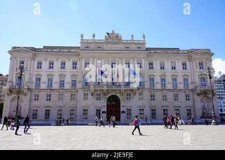 TRIESTE, ITALIE - 24 AVRIL 2022: Palais Lloyd Triestino à Trieste, Italie Banque D'Images