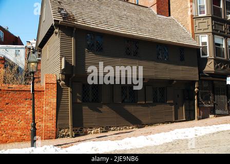 La maison originale en bois Paul Revere House est aujourd’hui un musée dans le quartier nord de Boston Banque D'Images