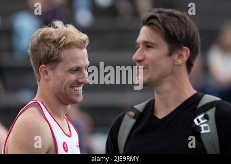 Belge Ben Broeders et Belge Thomas Van Der Plaetsen photographiés lors des championnats d'athlétisme belge, dimanche 26 juin 2022, à Gentbrugge. BELGA PHOTO KRISTOF VAN ACCOM Banque D'Images