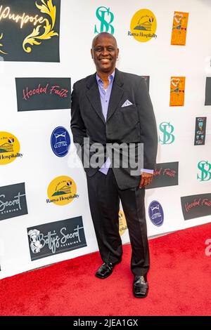 Pasadena, États-Unis. 25th juin 2022. Tyrone DuBose assiste à Restored Reflections Inc. 2nd Fashion Annual with A Purpose Fashion Show à Grand Hope Park, Los Angeles, CA sur 25 juin 2022 Credit: Eugene Powers/Alay Live News Banque D'Images