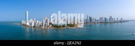 Les gratte-ciels modernes dans la Cartagena en Colombie vue panoramique aérienne Banque D'Images