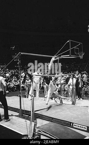 Nadia Comanici (ROM) qui se comète à la coupe américaine de 1976 Banque D'Images