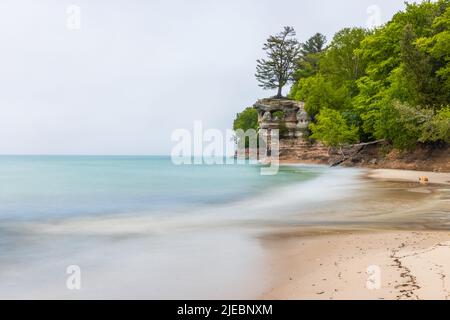 Paysage du rocher de la chapelle au Pictured Rocks National Lakeshore, Michigan, États-Unis Banque D'Images