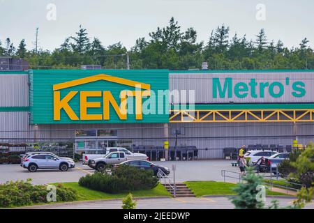 Avant du magasin KENT. KENT est une chaîne de magasins de détaillants pour l'électricité, le mobilier, le décor, les planchers, HALIFAX, NOUVELLE-ÉCOSSE, CANADA - JUIN 2022 Banque D'Images