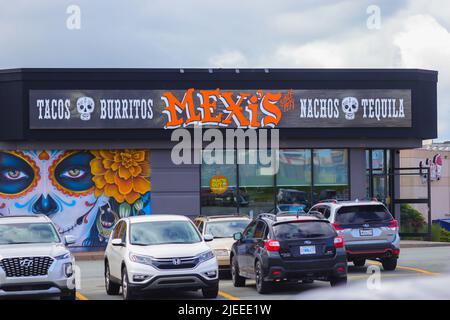 Vitrine du restaurant MEXIS. Mexicali Rosa célèbre pour son authentique « cuisine mexicaine de style californien ». HALIFAX, NOUVELLE-ÉCOSSE, CANADA - JUIN 2022 Banque D'Images