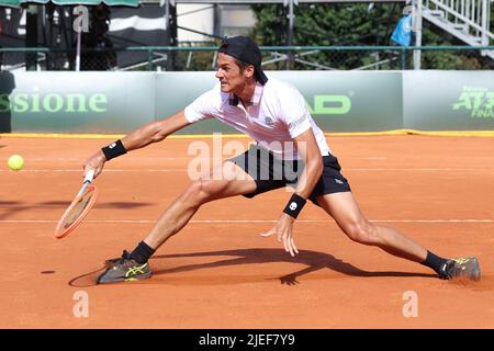 Milan, Italie. 26th juin 2022. Italie, Milan, juin 26 2022: Federico Coria (arg) pendant le match de tennis FEDERICO CORIA (ARG) contre FRANCESCO PASSARO (ITA) final ATP Challenger Milan au Aspria Harbour Club (image de crédit: © Fabrizio Andrea Bertani/Pacific Press via ZUMA Press Wire) Banque D'Images