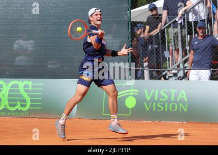 Milan, Italie. 26th juin 2022. Italie, Milan, juin 26 2022: Francesco Passaro (ita) pendant le match de tennis FEDERICO CORIA (ARG) contre FRANCESCO PASSARO (ITA) final ATP Challenger Milan à Aspria Harbour Club (Credit image: © Fabrizio Andrea Bertani/Pacific Press via ZUMA Press Wire) Banque D'Images