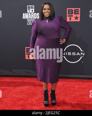 Los Angeles, États-Unis. 26th juin 2022. Kelly Price arrive aux BET Awards 2022 qui se tiennent au Microsoft Theatre de Los Angeles, CA, le dimanche, ?26 juin 2022. (Photo par Sthanlee B. Mirador/Sipa USA) crédit: SIPA USA/Alay Live News Banque D'Images
