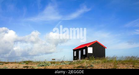 La hutte au toit rouge caractéristique près de Rye, sur la côte est du Sussex, au sud-est de l'Angleterre Banque D'Images