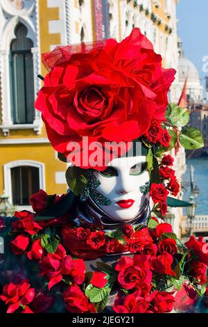 Karneval in der einzigartigen Stadt Vendig in Italien. Venezianische Masken Banque D'Images