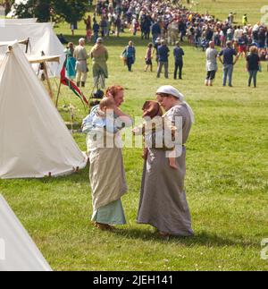 Reconstitution des mères anglo-saxonnes au festival Viking 2022 Banque D'Images