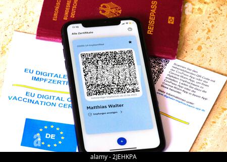 Eu Covid-19 Impfnachweis, Reisepass, Impfausweis, App, Scan, Scanne, QR-Code, pratique, smartphone, Banque D'Images